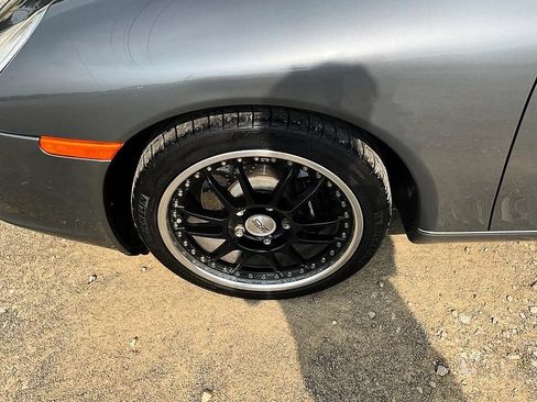 Used 2003 Porsche 911 Carrera RWD image 11