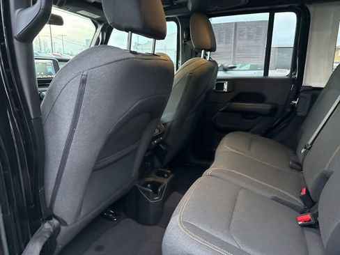 Used 2024 Jeep Wrangler Sahara image 18