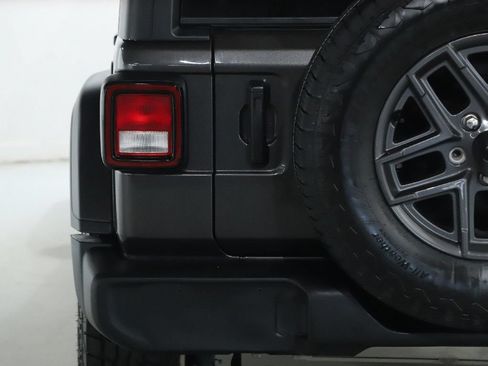 Used 2025 Jeep Wrangler Unlimited Sport AWD/4WD image 43