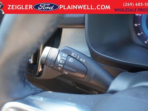 Used 2023 Volvo XC40 B5 Plus w/ Protection Package Premier image 28