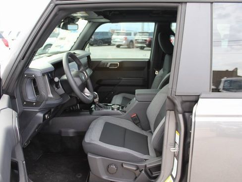 New 2025 Ford Bronco 4-Door image 7
