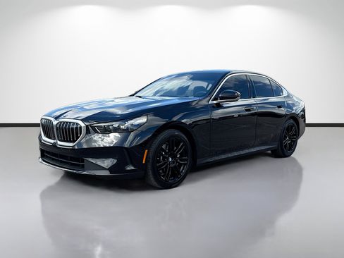 Used 2025 BMW 530i image 7