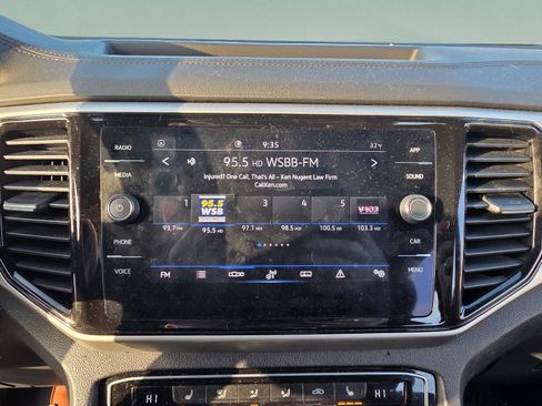 Used 2022 Volkswagen Atlas Cross Sport SE image 16