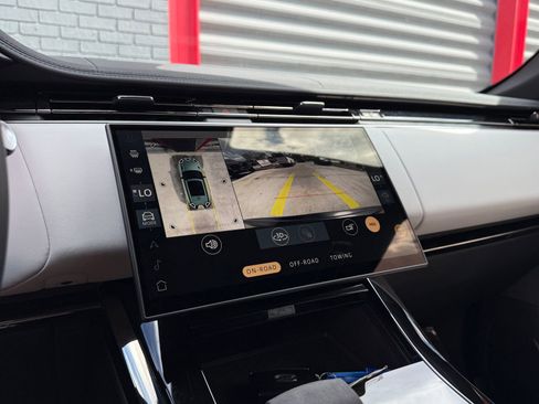 Used 2024 Land Rover Range Rover Sport Dynamic SE image 29