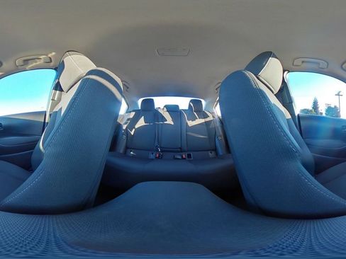 Used 2025 Toyota Corolla LE image 42