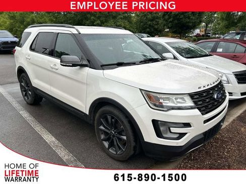 Used 2017 Ford Explorer XLT w/ Equipment Group 202A FWD image 1