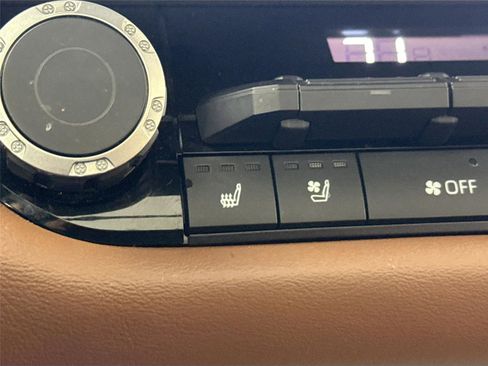 Used 2024 Toyota Tundra 1794 Edition image 33