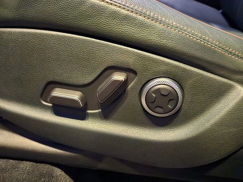 Used 2023 Genesis GV70 2.5T w/ Advanced Package image 12