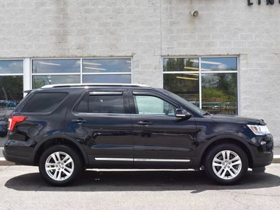 Used 2018 Ford Explorer XLT w/ XLT Technology Feature Bundle