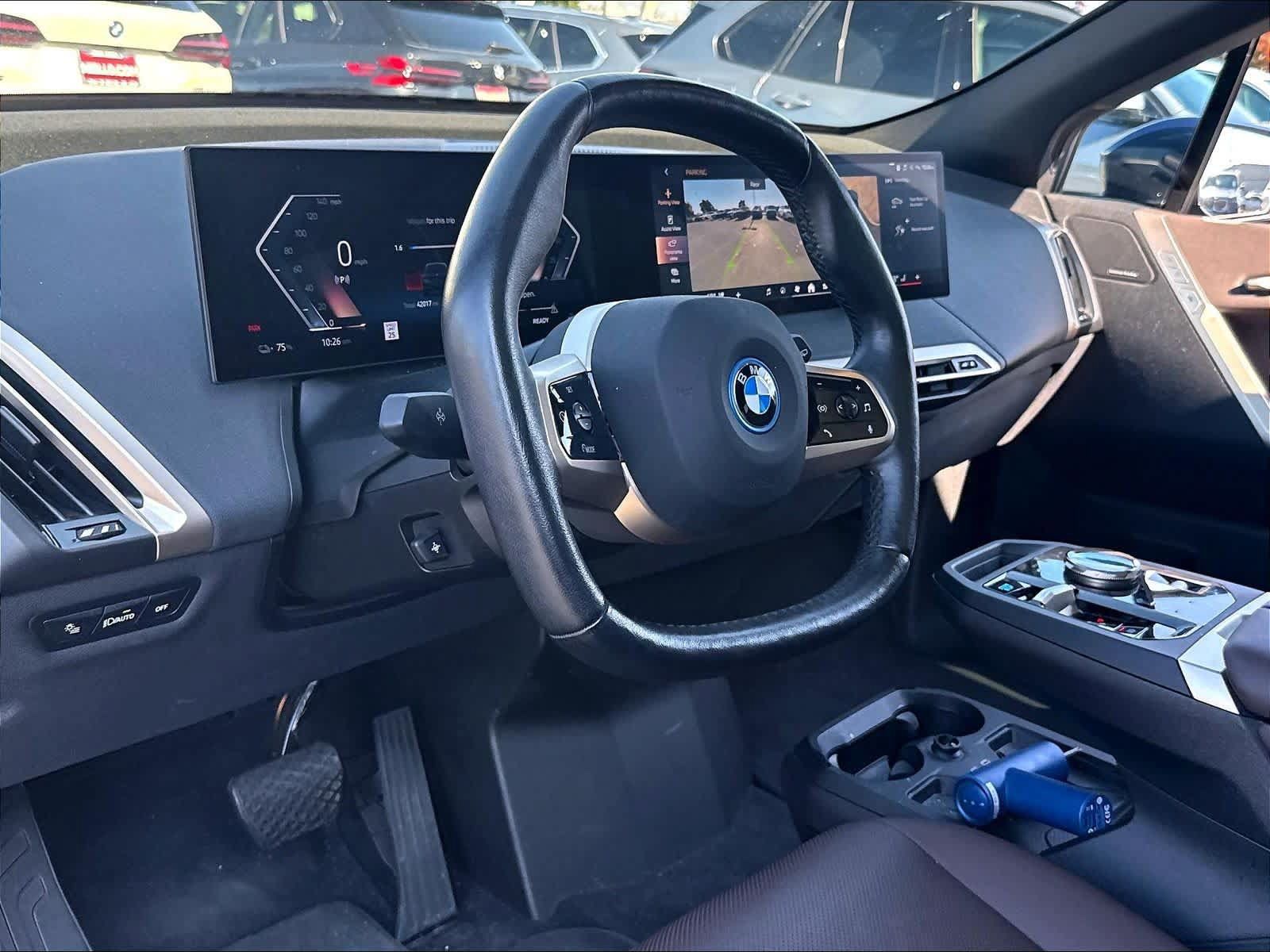 Used 2024 BMW iX xDrive50 w/ Premium Package AWD/4WD image 18