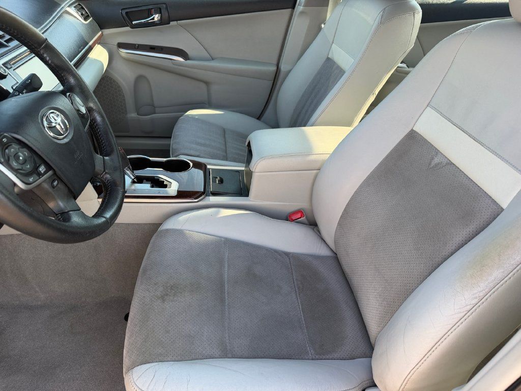 Used 2012 Toyota Camry XLE w/ Leather Pkg FWD image 11