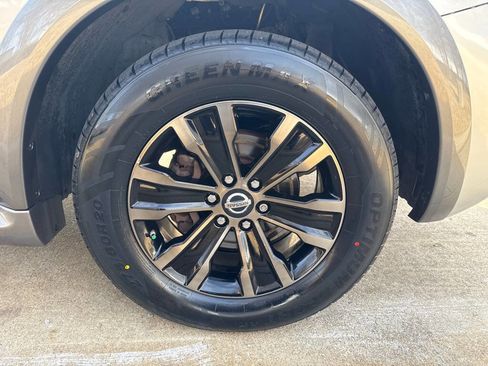 Used 2017 Nissan Armada Platinum image 6