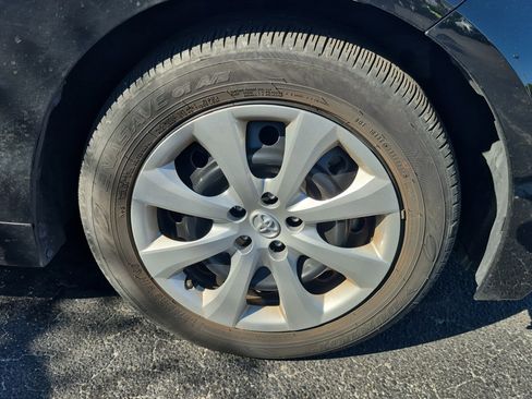 Used 2023 Toyota Corolla LE image 7