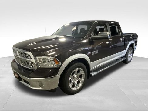 Used 2017 RAM 1500 Laramie AWD/4WD image 4