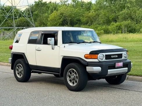 Used 2013 Toyota FJ Cruiser 4WD w/ Convenience Pkg image 1