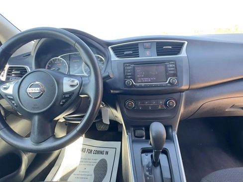 Used 2018 Nissan Sentra S image 11