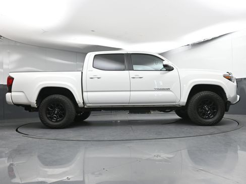 Used 2022 Toyota Tacoma SR5 w/ Technology Package RWD image 25