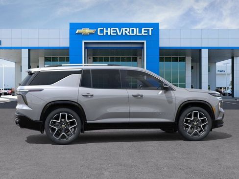 New 2026 Chevrolet Traverse High Country w/ LPO, Floor Liner Package image 5