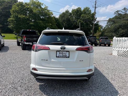 Used 2018 Toyota RAV4 XLE FWD image 8