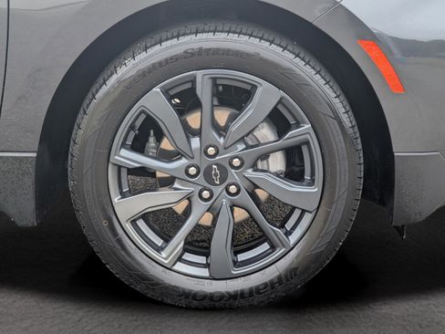 Used 2022 Chevrolet Equinox RS w/ Infotainment Package image 11