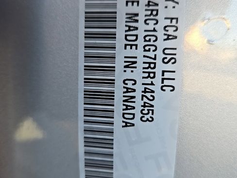 Used 2024 Chrysler Pacifica Limited image 28