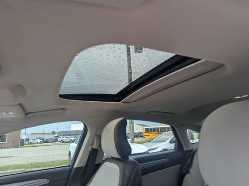 Used 2019 Ford Fusion SE w/ Equipment Group 151A image 14