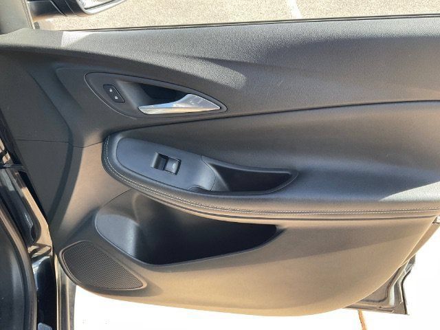 Used 2022 Buick Encore GX Essence w/ Experience Buick Package FWD image 12