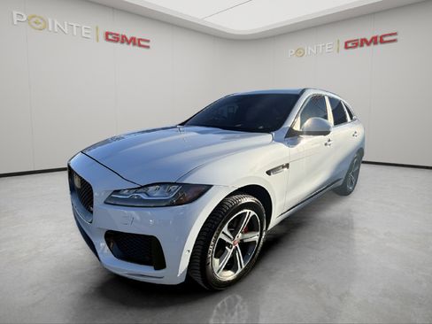 Used 2017 Jaguar F-PACE S image 3