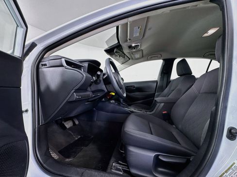 Certified 2025 Toyota Corolla LE FWD image 19