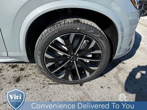 New 2026 Volvo XC90 B6 Plus w/ Protection Package Premier image 10