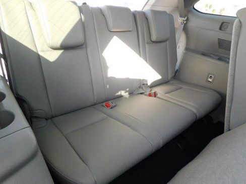 Certified 2019 Toyota Highlander XLE FWD image 25
