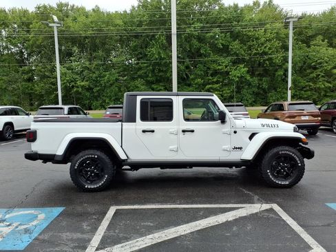 Used 2021 Jeep Gladiator Sport AWD/4WD image 5