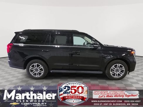 Used 2025 Ford Expedition Active AWD/4WD image 1