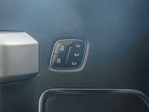 Used 2022 Ford F250 Lariat w/ Black Appearance Pkg image 52