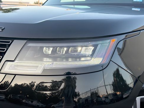 New 2026 Land Rover Range Rover Autobiography AWD/4WD image 9