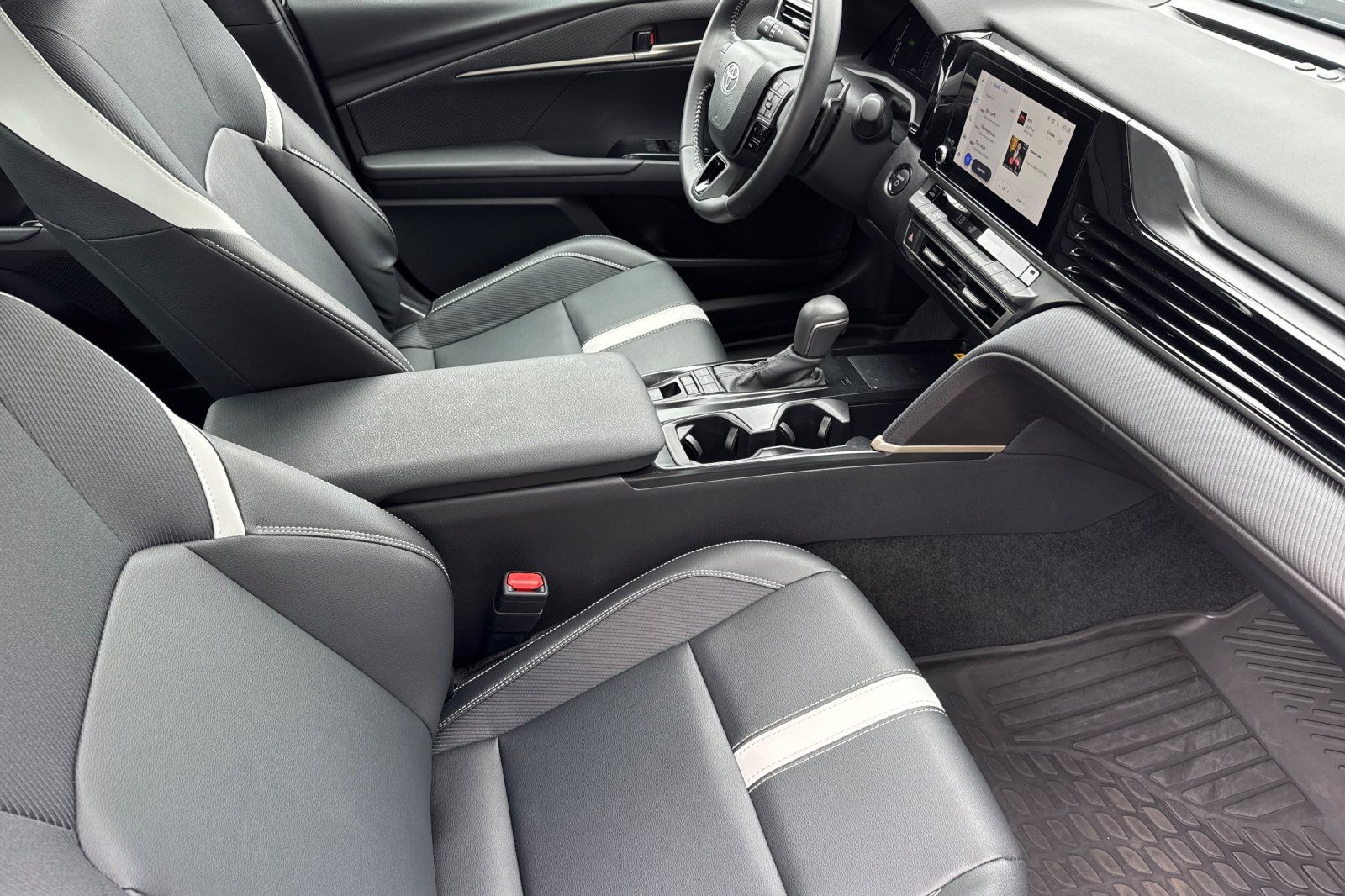 Used 2026 Toyota Camry SE w/ Convenience Package FWD image 21