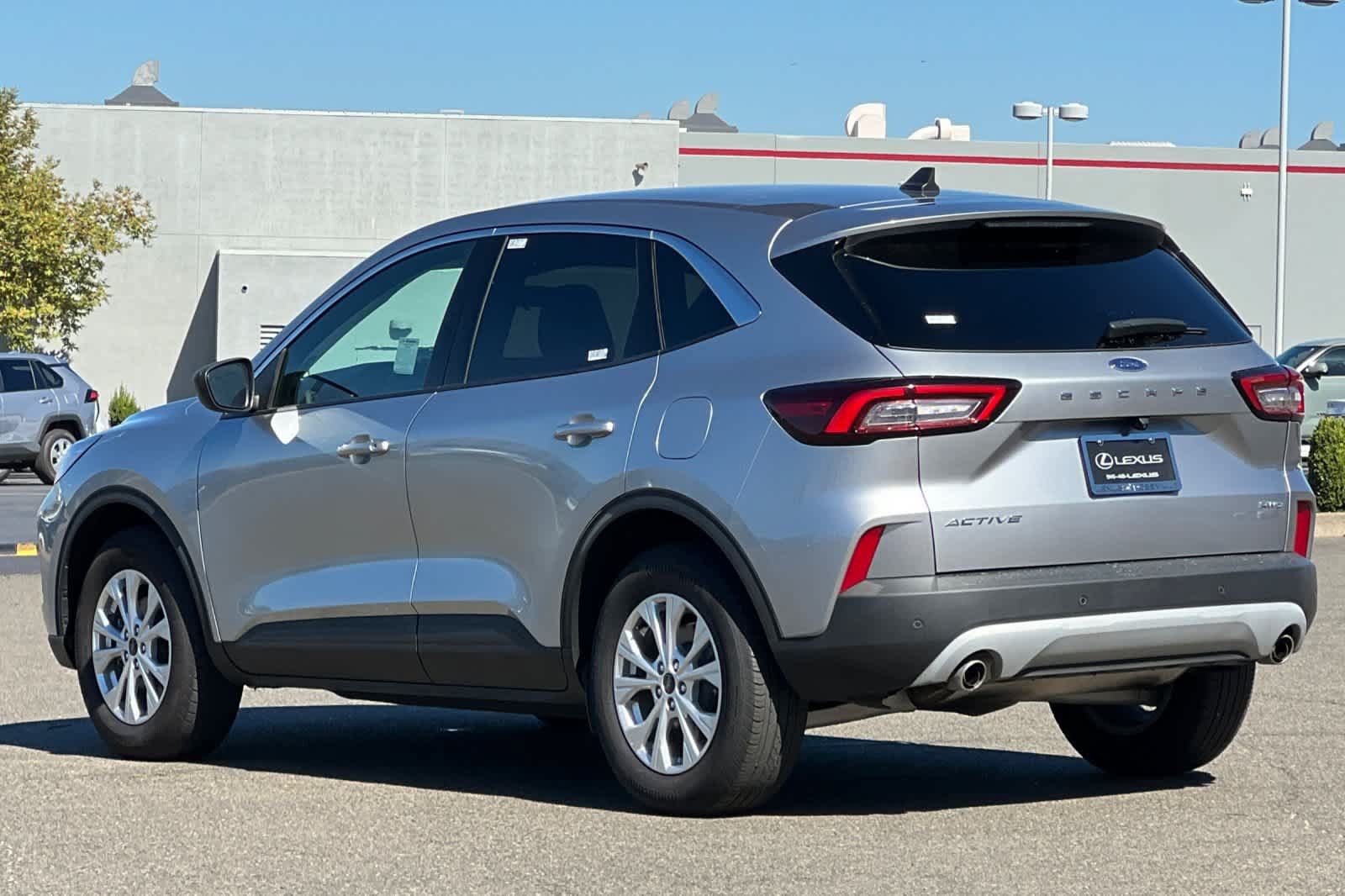 Used 2023 Ford Escape Active w/ Tech Pack #1 AWD/4WD image 7