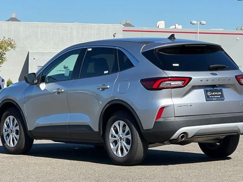 Used 2023 Ford Escape Active w/ Tech Pack #1 AWD/4WD image 7