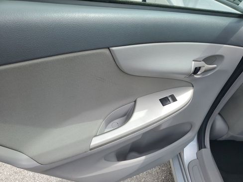 Used 2010 Toyota Corolla LE FWD image 16