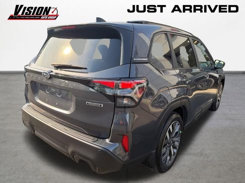 Used 2025 Subaru Forester Touring AWD/4WD image 3
