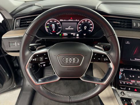 Used 2021 Audi e-tron Premium Plus w/ Premium Plus Package image 18