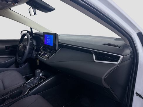 Used 2024 Toyota Corolla LE FWD image 29