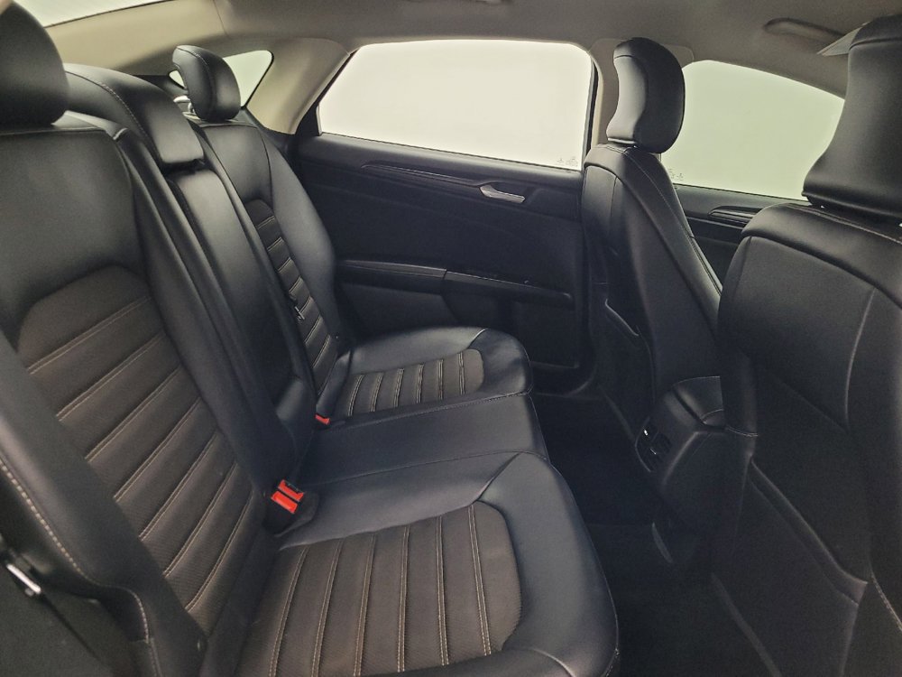 Used 2018 Ford Fusion SE w/ Equipment Group 201A FWD image 19