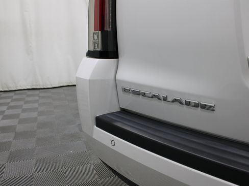 Used 2016 Cadillac Escalade Luxury AWD/4WD image 29