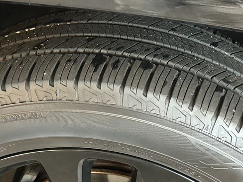Used 2018 Jeep Grand Cherokee Altitude AWD/4WD image 11