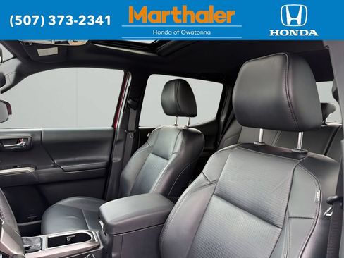 Used 2022 Toyota Tacoma Limited AWD/4WD image 10