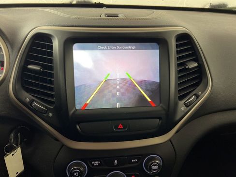 Used 2015 Jeep Cherokee Latitude w/ Cold Weather Group image 13