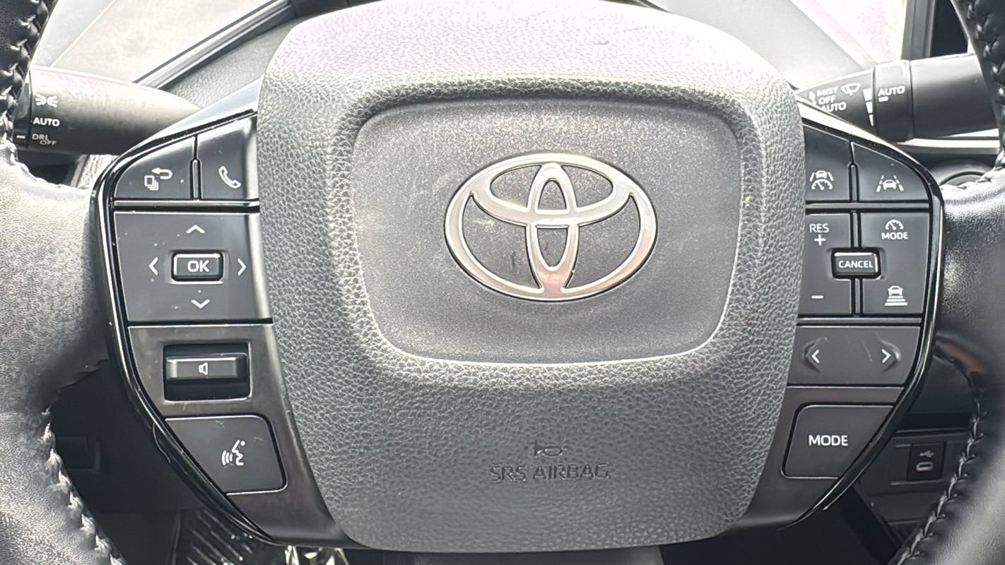 Used 2024 Toyota Prius XLE FWD image 27