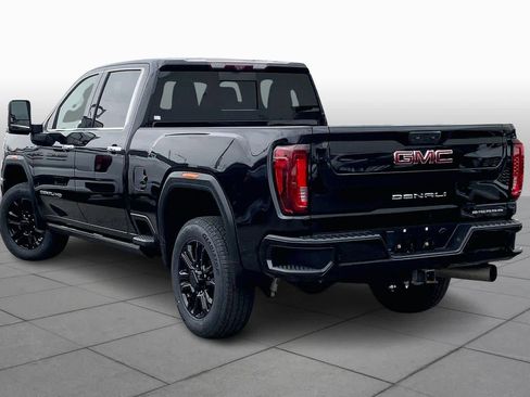 Used 2021 GMC Sierra 2500 Denali w/ Denali Black Diamond Edition image 11