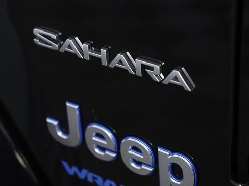 Used 2022 Jeep Wrangler Unlimited Sahara image 7